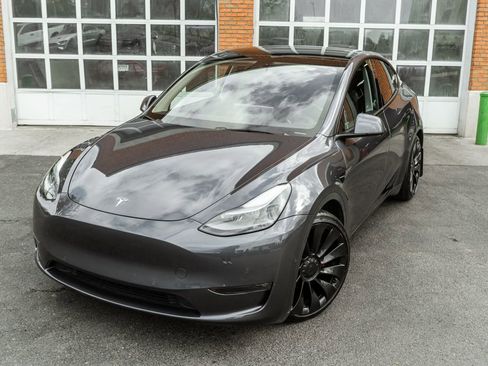 Used 2022 Tesla Model Y Performance AWD/4WD image 2