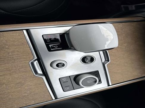 Used 2023 Land Rover Range Rover SV AWD/4WD image 28