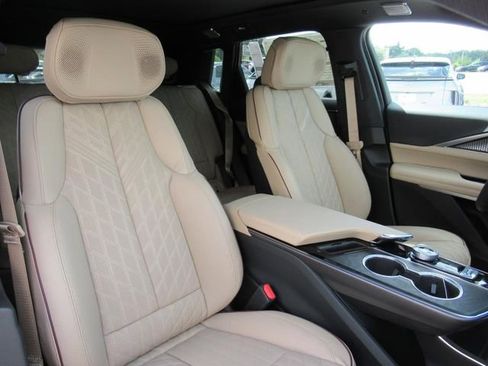 New 2026 Cadillac Lyriq V image 10