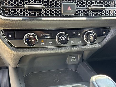 Certified 2025 Honda HR-V Sport image 9