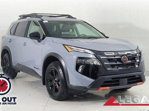 Used 2025 Nissan Rogue SV image 1