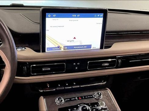 Used 2024 Lincoln Aviator Reserve AWD/4WD image 7