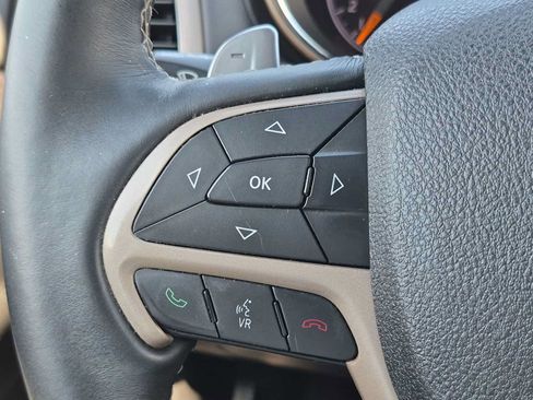 Used 2017 Jeep Grand Cherokee Overland AWD/4WD image 23