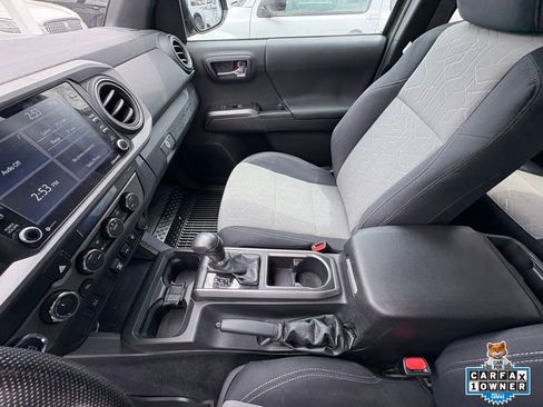 Certified 2022 Toyota Tacoma TRD Off-Road AWD/4WD image 21