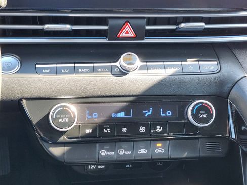 Certified 2024 Hyundai Elantra Blue FWD image 23