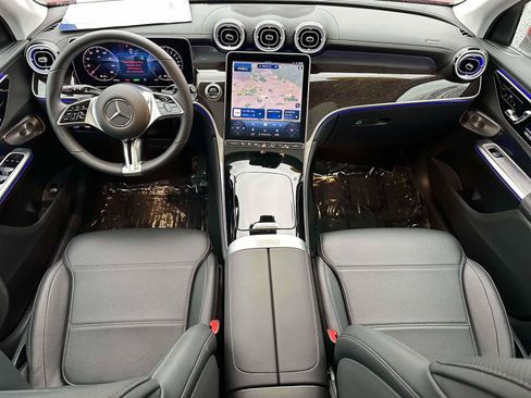Used 2025 Mercedes-Benz GLC 350e 4MATIC image 11