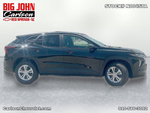 Used 2026 Chevrolet Trax LS FWD image 8