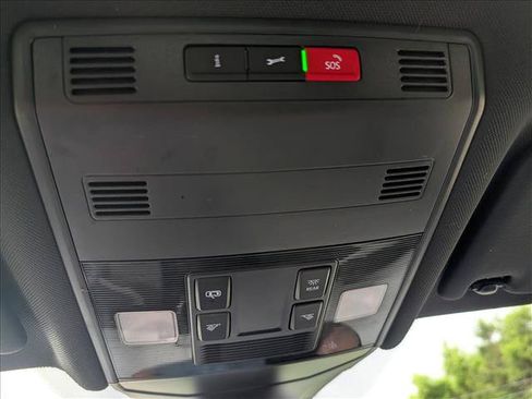 Certified 2025 Volkswagen Jetta Sport FWD image 34