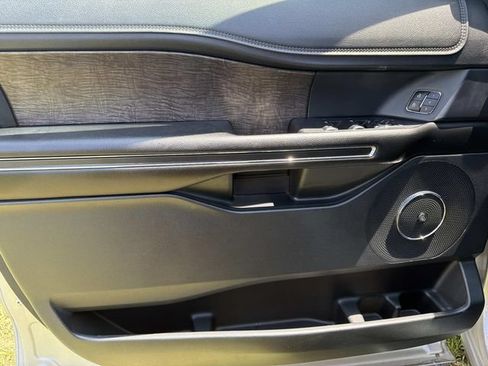 Used 2019 Ford Expedition Max Limited RWD image 24