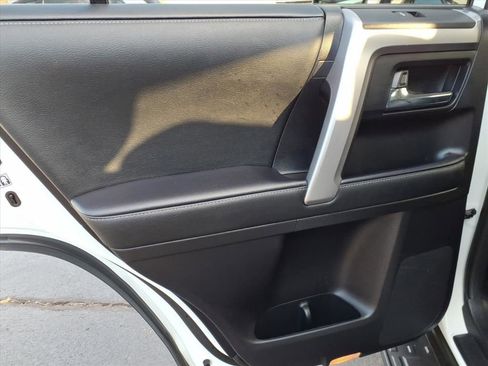 Used 2020 Toyota 4Runner SR5 Premium image 10