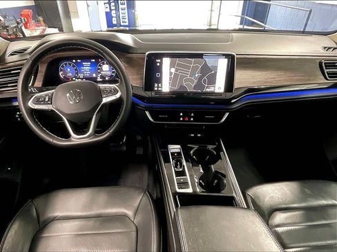 Used 2025 Volkswagen Atlas SEL AWD/4WD image 22