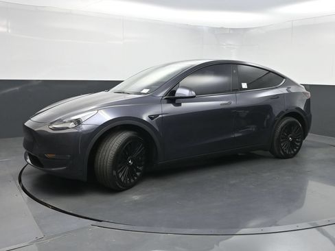 Used 2024 Tesla Model Y Long Range AWD/4WD image 20