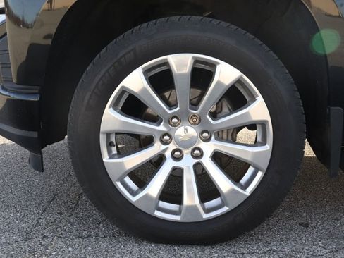 Used 2020 Chevrolet Silverado 1500 High Country w/ Technology Package image 42