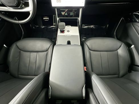 Certified 2024 Land Rover Range Rover SE AWD/4WD image 22