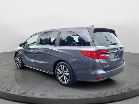Certified 2024 Honda Odyssey Touring image 4