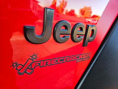 Used 2020 Jeep Gladiator Sport w/ Quick Order Package 24S image 11