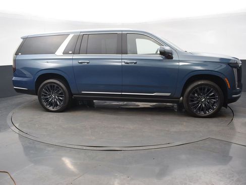 Certified 2026 Cadillac Escalade ESV Luxury w/ Touring Package image 7