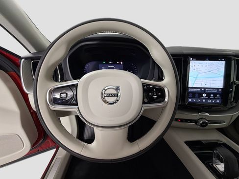 Certified 2024 Volvo XC60 B5 Plus AWD/4WD image 12
