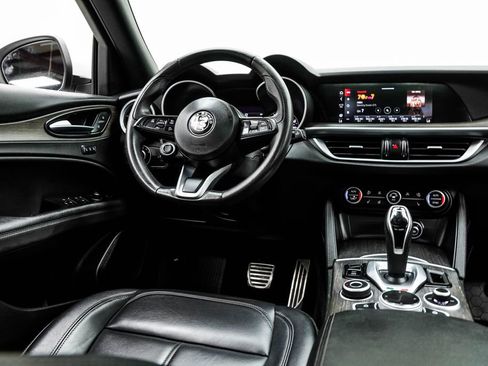 Used 2022 Alfa Romeo Stelvio Ti AWD/4WD image 21