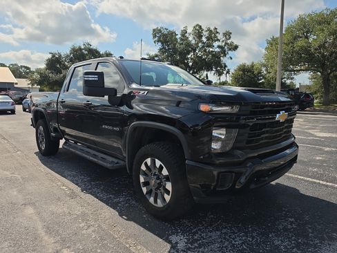 Used 2024 Chevrolet Silverado 2500 Custom w/ Custom Value Package AWD/4WD image 1