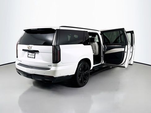 Used 2025 Cadillac Escalade ESV Sport Platinum AWD/4WD image 33