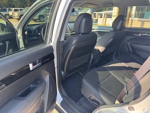 Used 2014 Kia Sorento LX AWD/4WD image 13