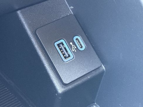 Used 2022 Ford Edge SEL image 26