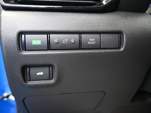 Used 2025 Nissan Sentra SR w/ Trunk Package FWD image 32