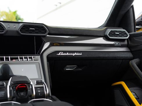 Used 2024 Lamborghini Urus Performante image 48