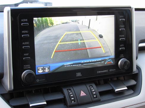 Certified 2021 Toyota RAV4 XLE Premium image 32