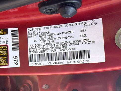 Used 2016 Toyota Tacoma SR5 w/ SR5 Appearance Package (DN) image 26