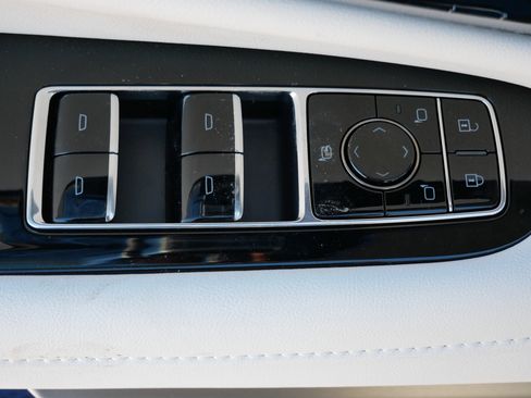 New 2026 Cadillac Optiq Sport 2 image 18