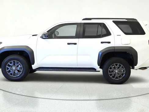 Used 2025 Toyota 4Runner SR5 AWD/4WD image 5