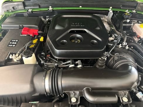 Used 2025 Jeep Wrangler Sport AWD/4WD image 15