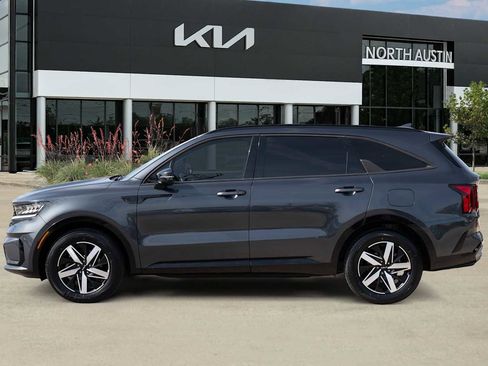 Certified 2022 Kia Sorento S image 4