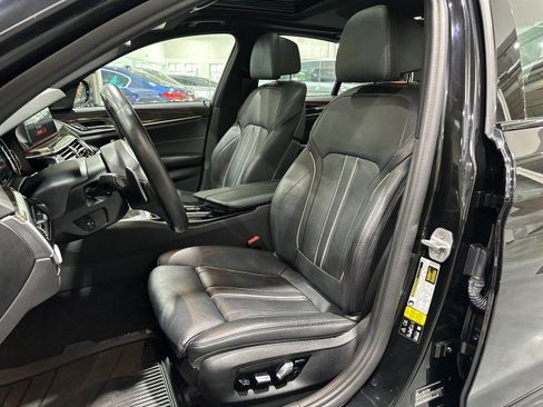 Used 2018 BMW 540i xDrive w/ M Sport Package AWD/4WD image 5
