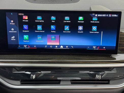 Used 2024 BMW X5 xDrive50e w/ Parking Assistance Package image 29