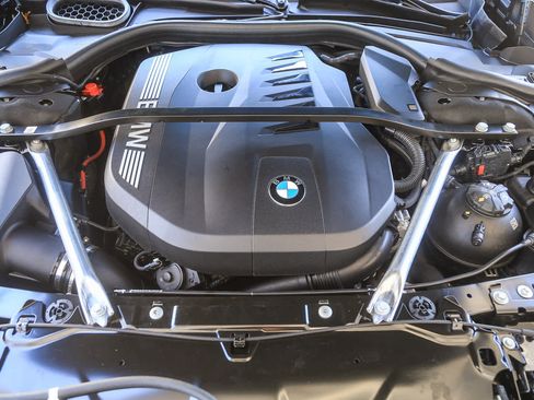 Certified 2025 BMW 740i image 22