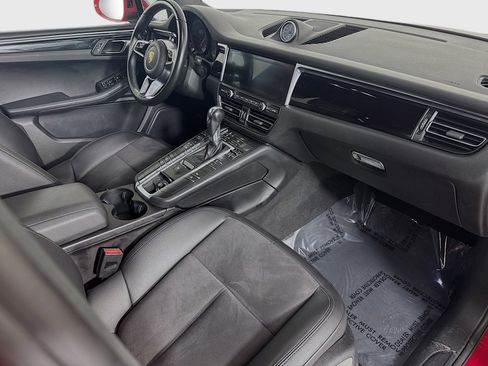 Used 2021 Porsche Macan image 28