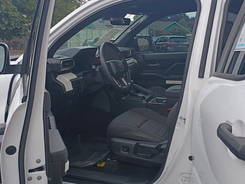 Used 2024 Toyota Tacoma TRD Off-Road AWD/4WD image 20