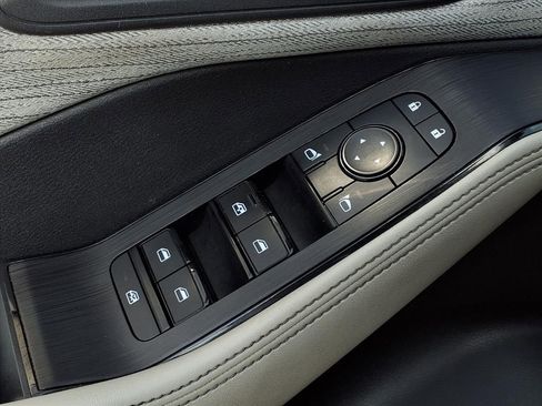 Used 2023 Nissan Rogue SV image 19