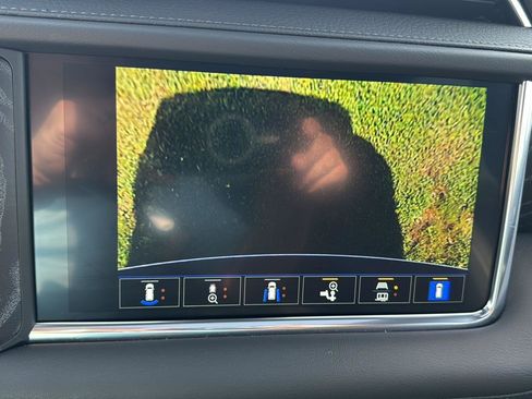 Used 2024 GMC Yukon XL Denali AWD/4WD image 47