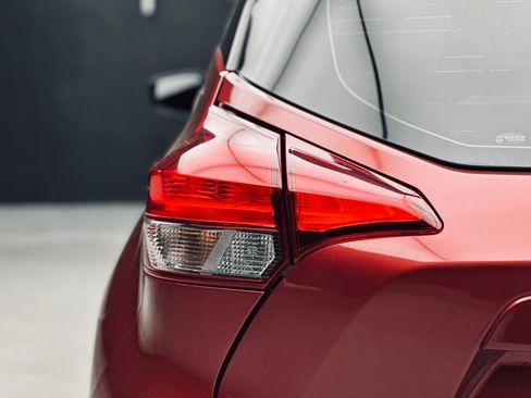 Used 2020 Nissan Kicks SV FWD image 15