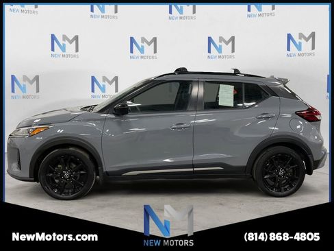 Used 2022 Nissan Kicks SR w/ Exterior Package image 2