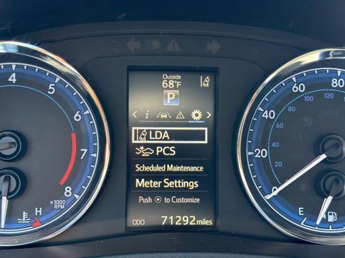 Used 2018 Toyota Corolla SE FWD image 16
