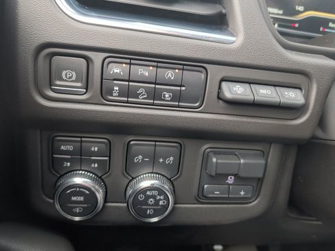 Used 2023 GMC Yukon AT4 w/ AT4 Premium Plus Package image 23