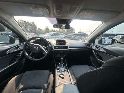 Used 2018 MAZDA MAZDA3 Sport FWD image 25