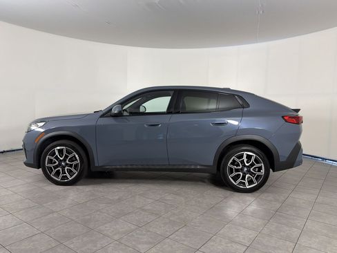 Certified 2025 BMW X2 xDrive28i AWD/4WD image 2