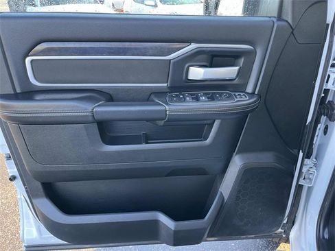 Used 2024 RAM 3500 Big Horn image 29