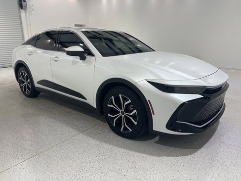 Used 2025 Toyota Crown XLE image 7